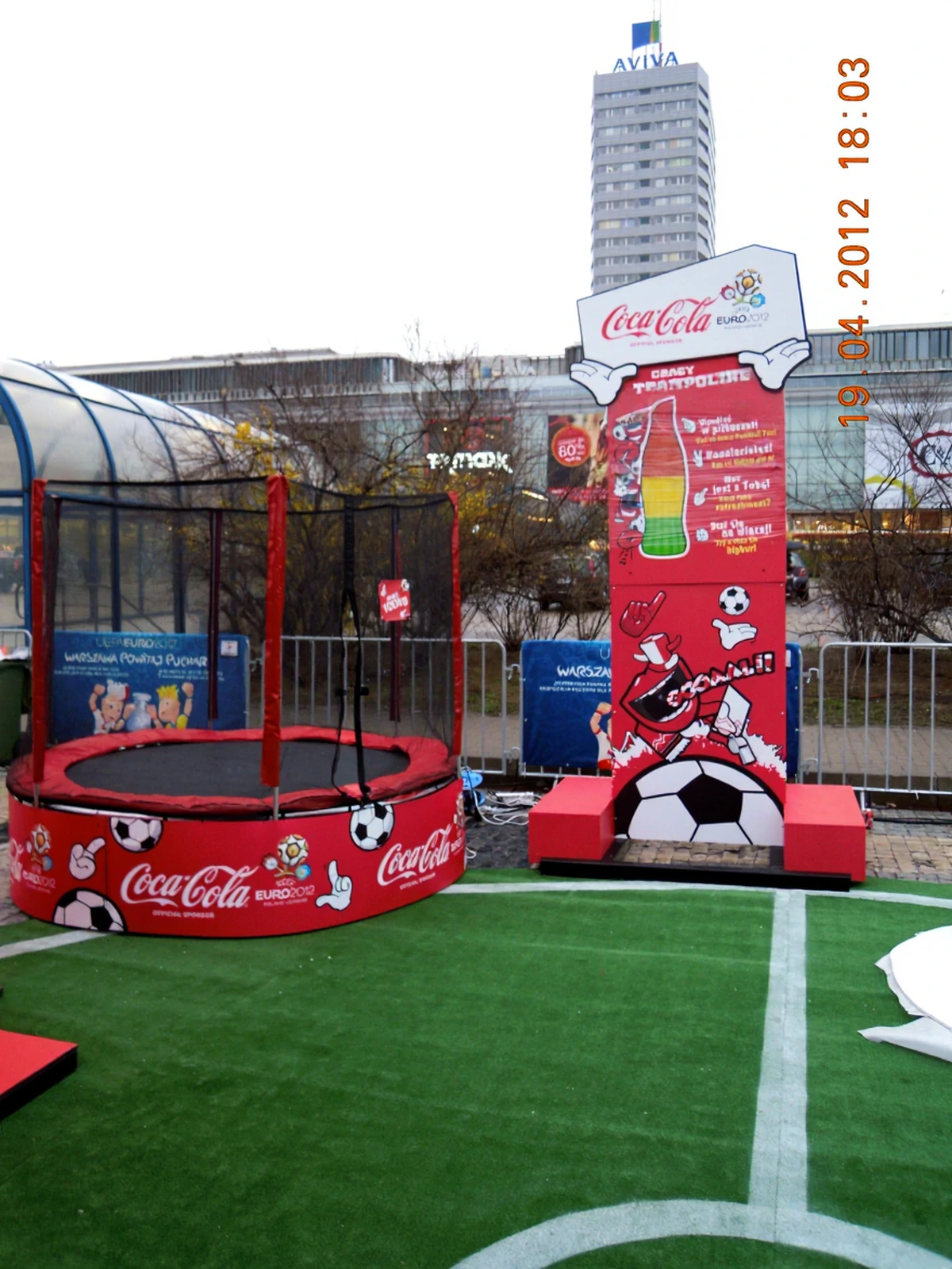 Maszyna multimedialna Coca Cola for pomiaru force skoku in trampolinie
