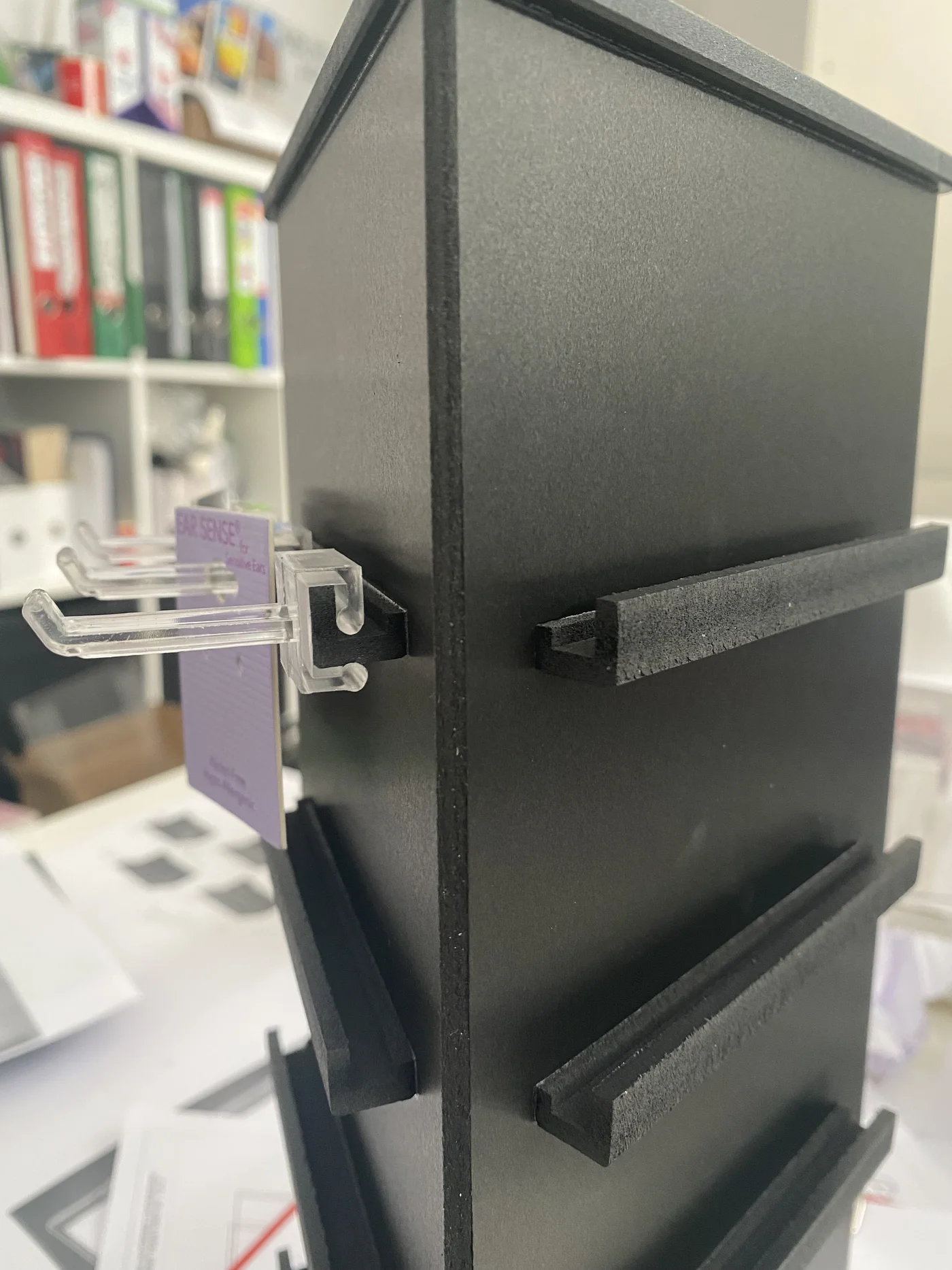 Earsense Irlandia — display rotating from PCV for jewellery, mounting detail