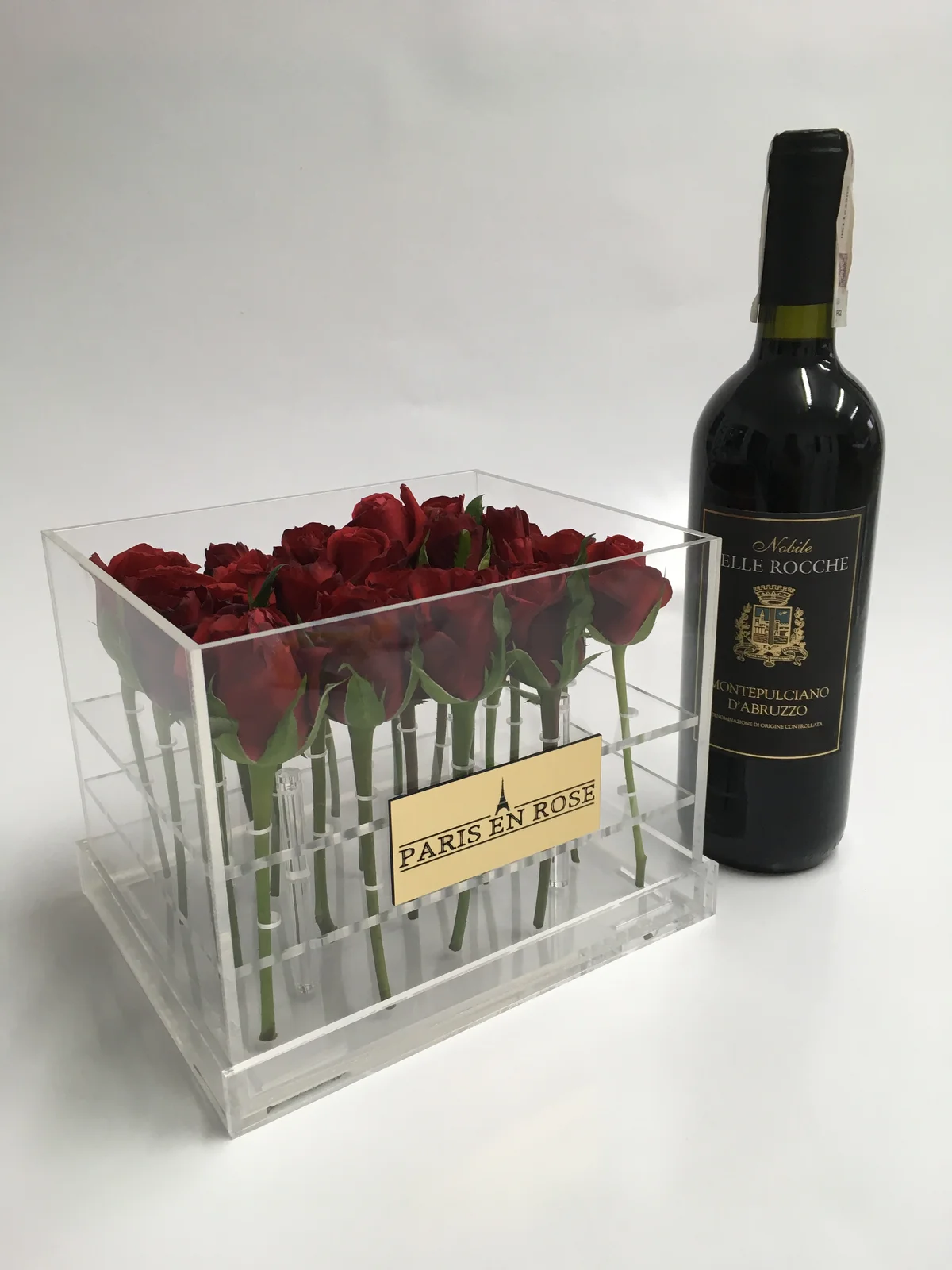 Gift box for live roses from tubkami for water — clear acrylic