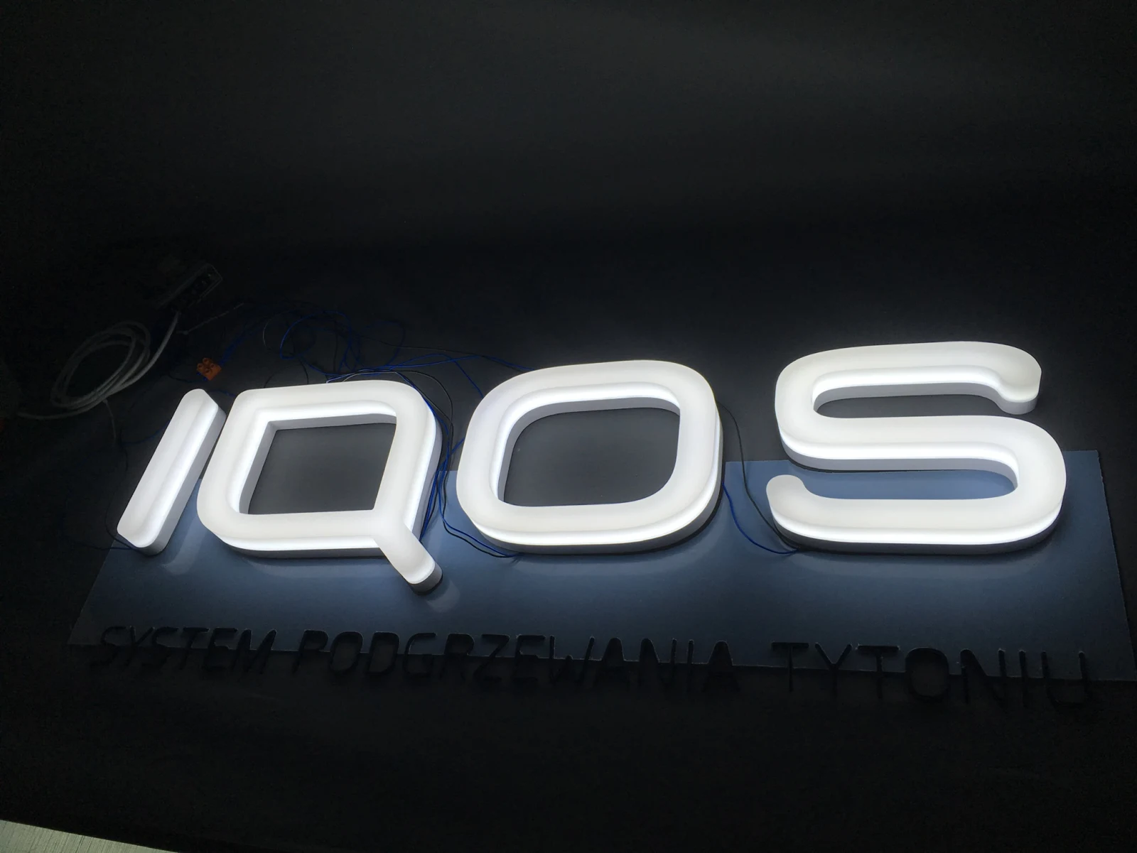 Iqos / Philip Morris — logos for retail points