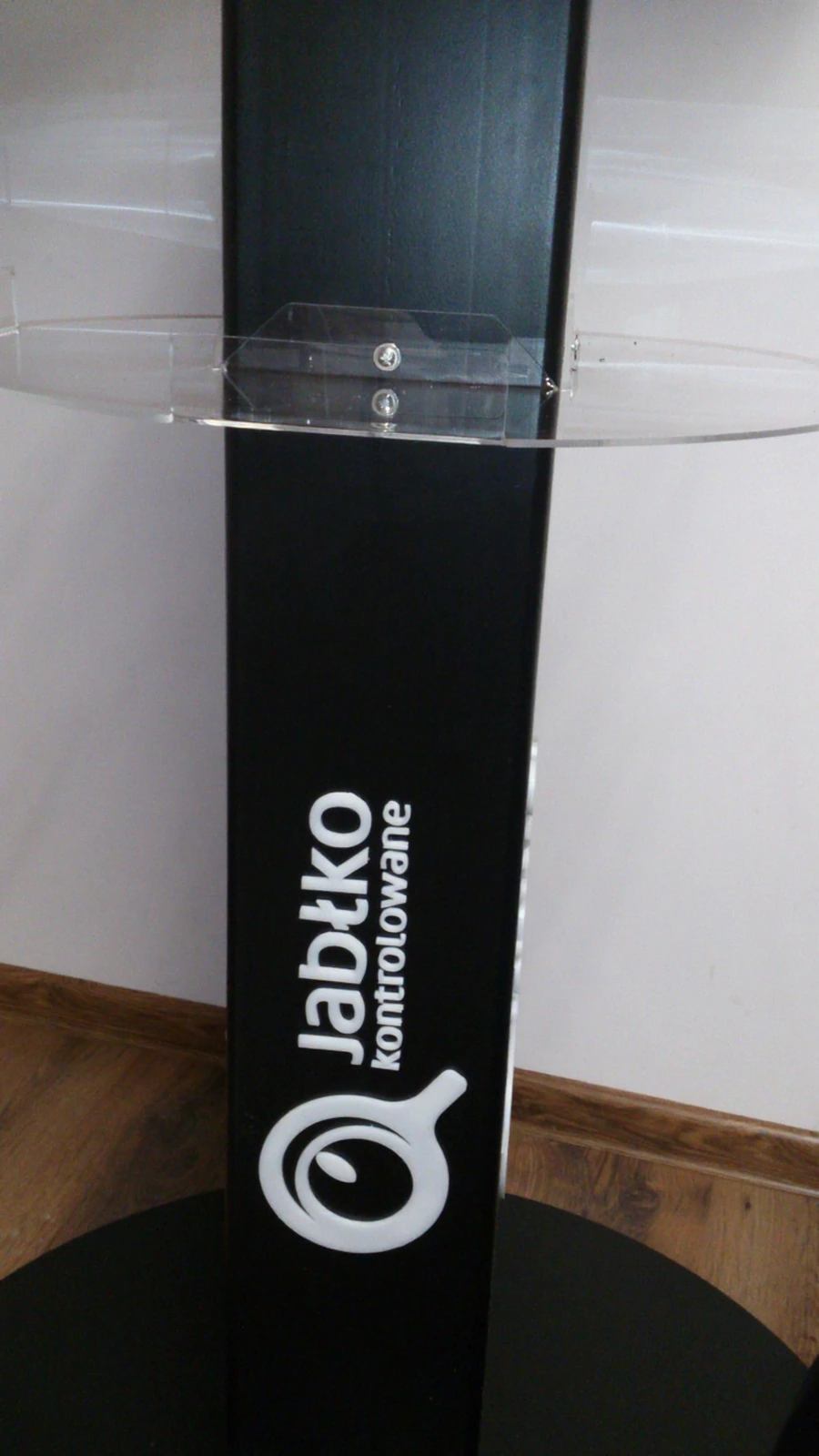 Display from acrylic and HIPS promoting Polish owoce brand Apple Kontrolowane