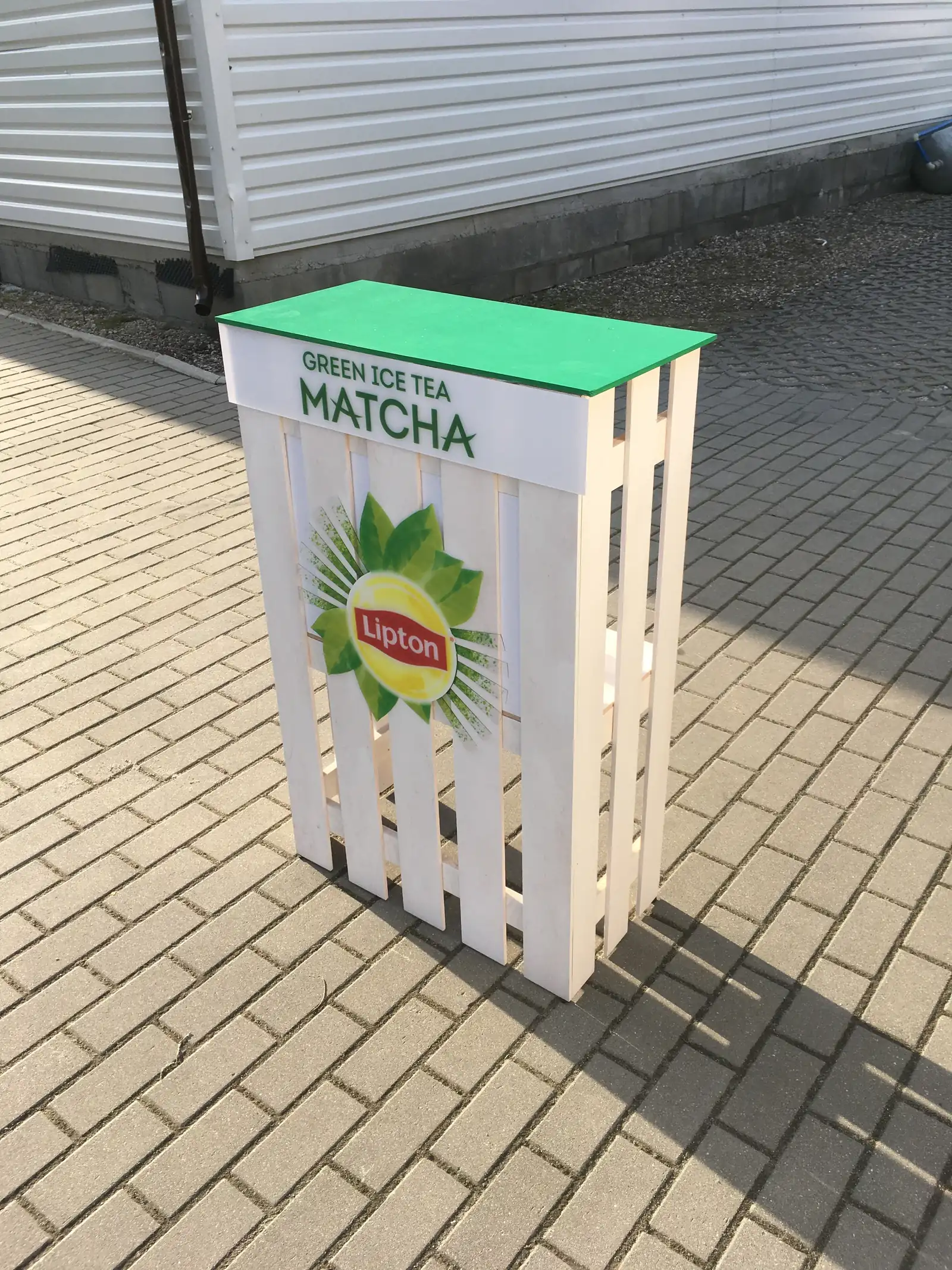 Lipton — Display point-of-sale from acrylic for presenting herbaty zielonej Lipton Match, with openings for display products, white