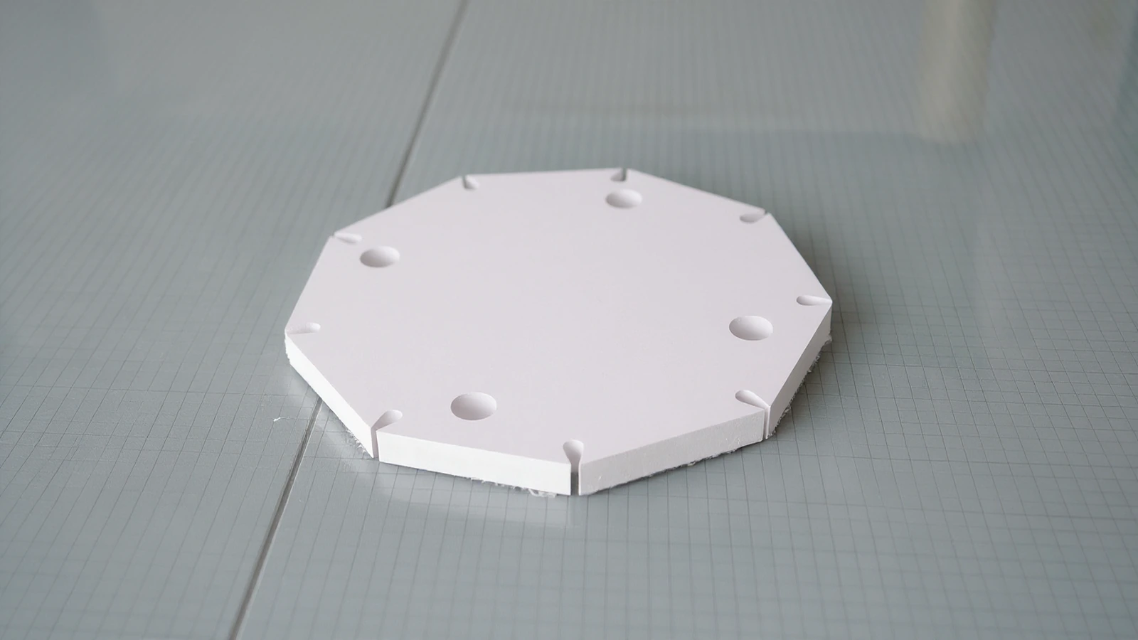 DETAL devices display Mode 360 — component system from acrylic manufacturer PlexiSystem from 2015