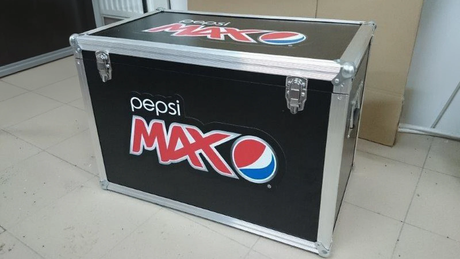 Case for Pepsi Max event campaigns from plywood and aluminium