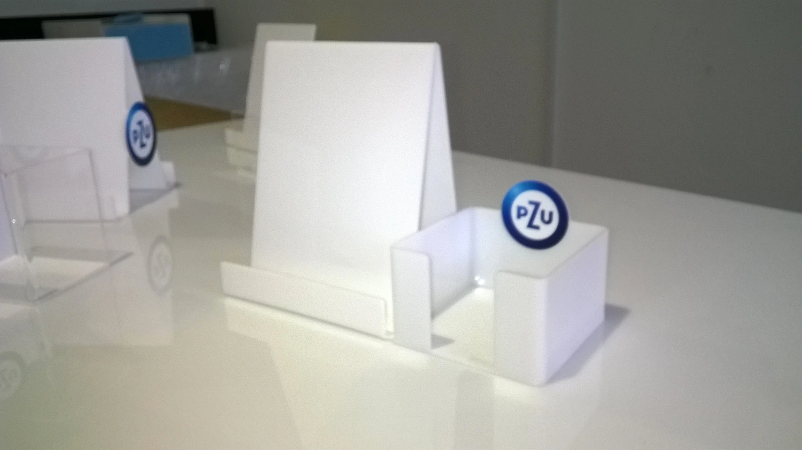 PZU — displays to showrooms agents sales