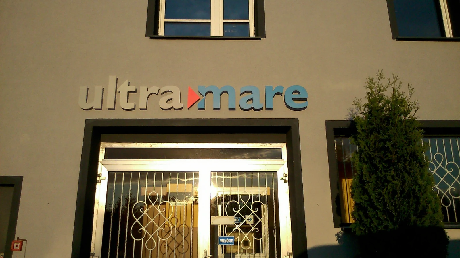 Entrance logo of Ultframere company