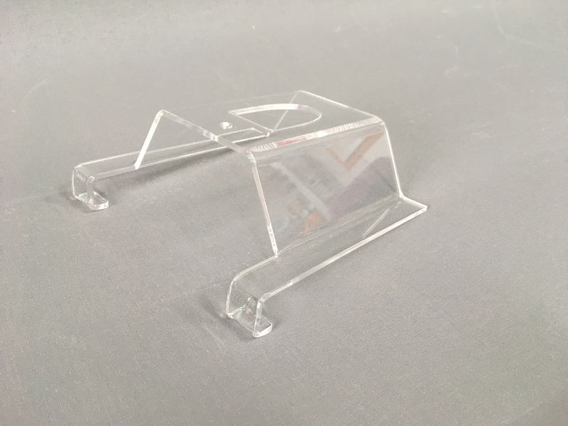 Stojak półkowy z plexi bezbarwnej formatka gięta ekspozycyjna
