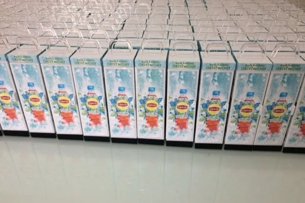 Ekspozytory promocyjne Lipton