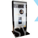 Lightbox-kaseton-stojący-interaktywny-ekran-centrum-handlowe